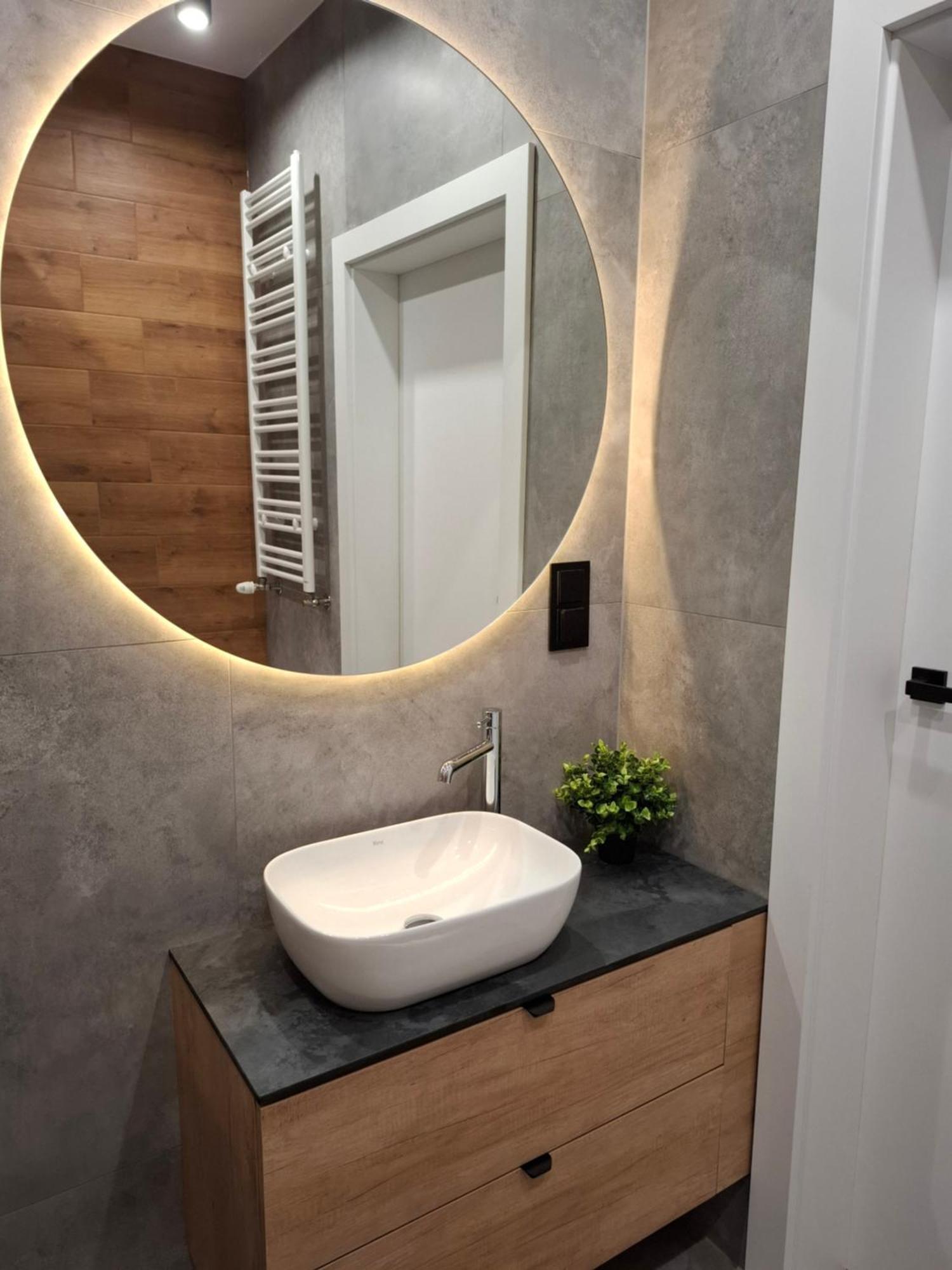 Expo Z Wanna, Nowa Sukcesja, Bezplatny Parking Przy Ulicy W Nocy Oraz Weekend Apartment