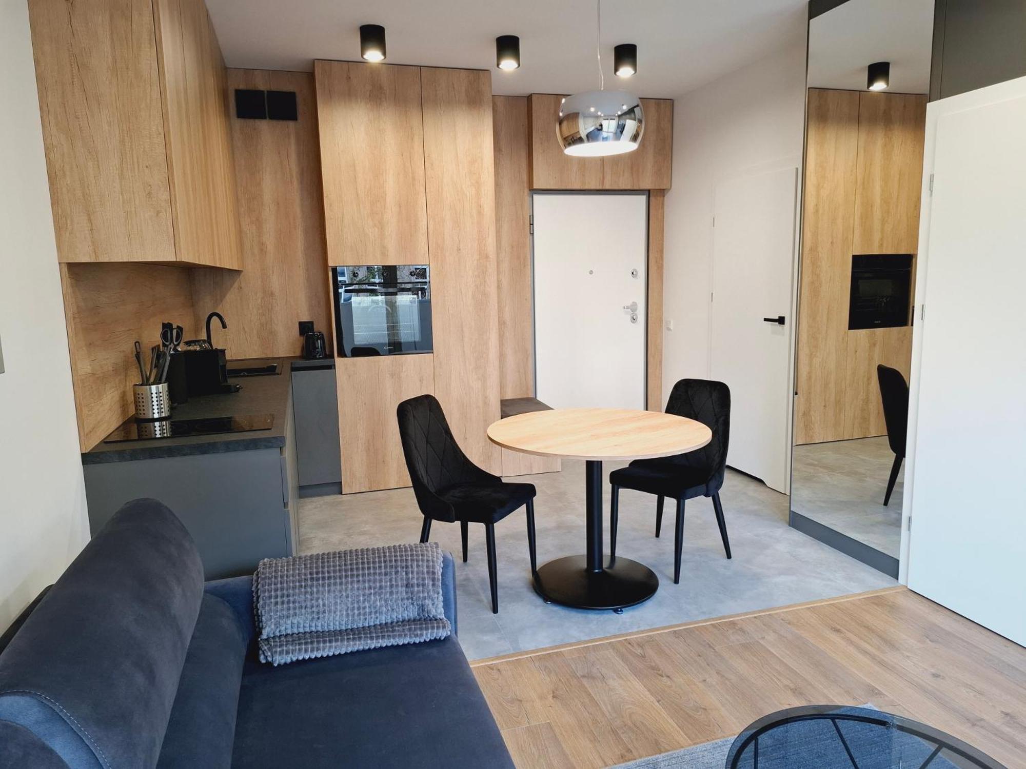 Apartment Expo Z Wanna, Nowa Sukcesja, Bezplatny Parking Przy Ulicy W Nocy Oraz Weekend Lodz (Lodz)