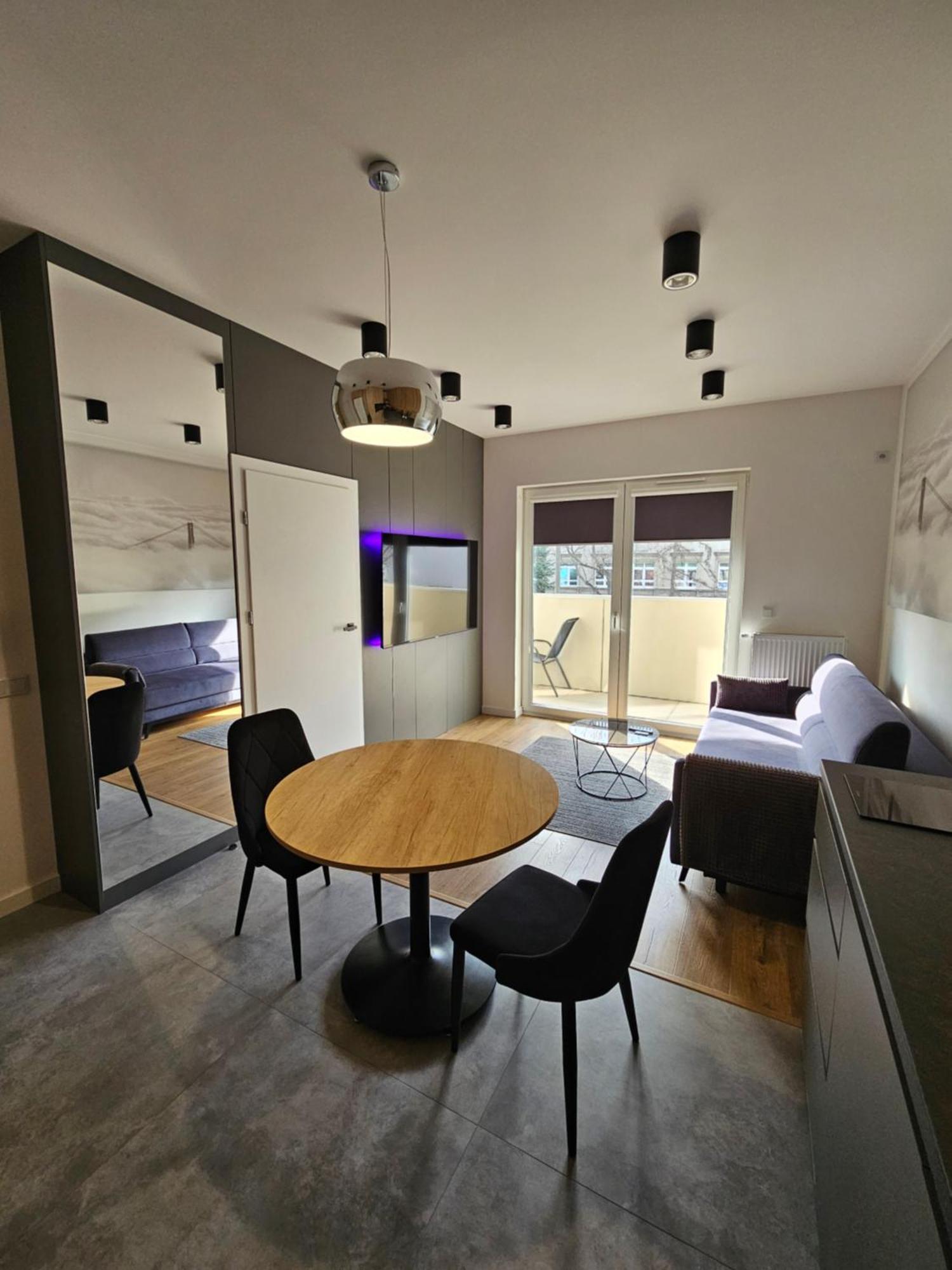 Apartment Expo Z Wanna, Nowa Sukcesja, Bezplatny Parking Przy Ulicy W Nocy Oraz Weekend